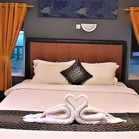 New Gentala Hotel Medan Exterior photo