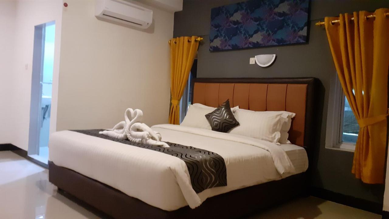New Gentala Hotel Medan Exterior photo